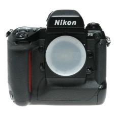Nikon F5 35mm film SLR camera body in original box papers strap